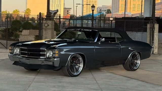 5f9cb2_93146c983bb24e56878b17e470422c14~mv2 Large.jpeg